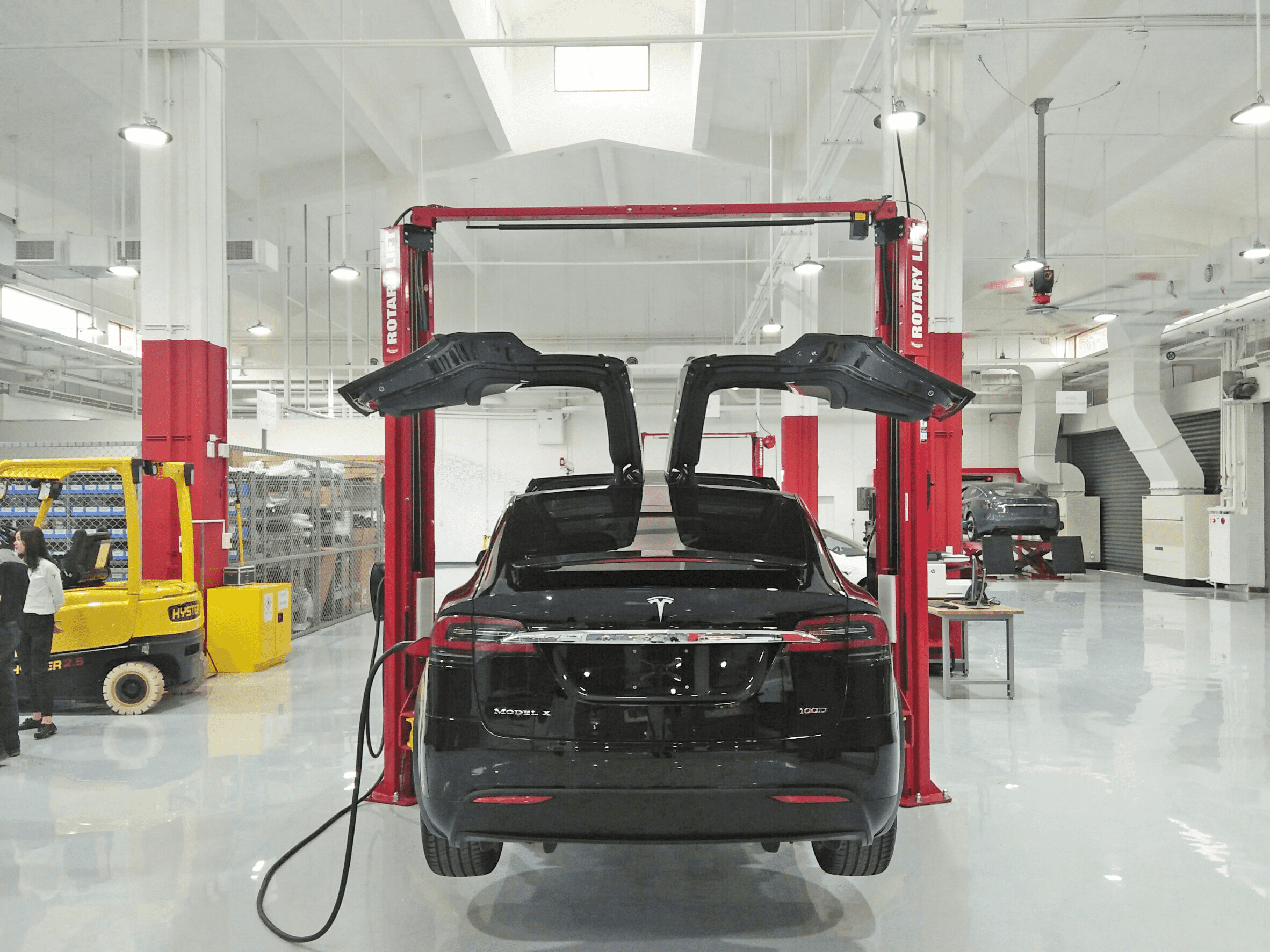 indoor car factory picture